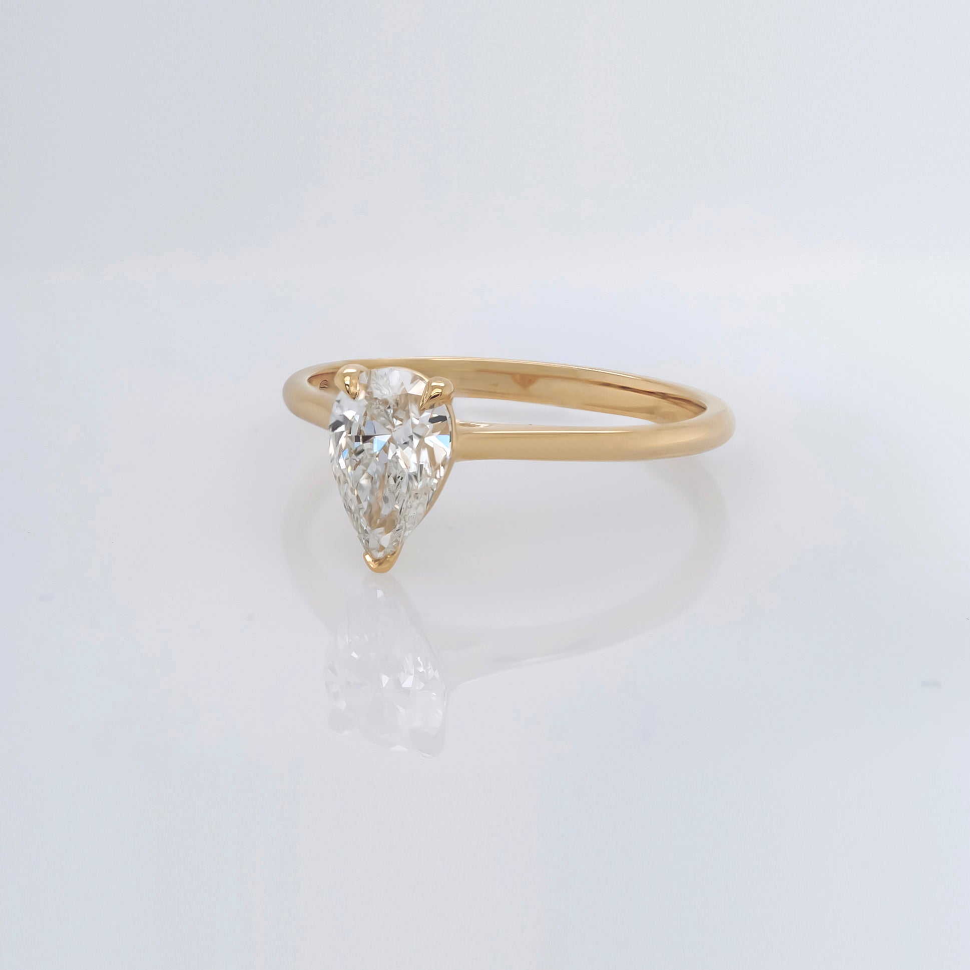 Lab-Grown Pear-Shaped 1.00 carat Diamond Solitaire