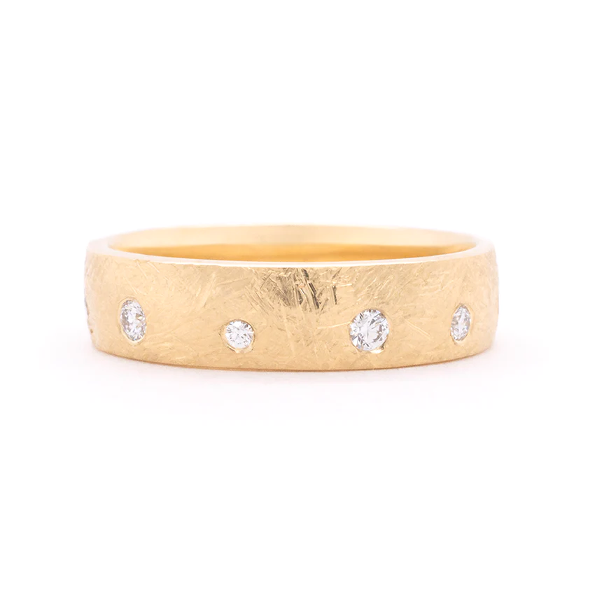 3mm Band in 18k Yellow Gold with Scattered White Diamonds