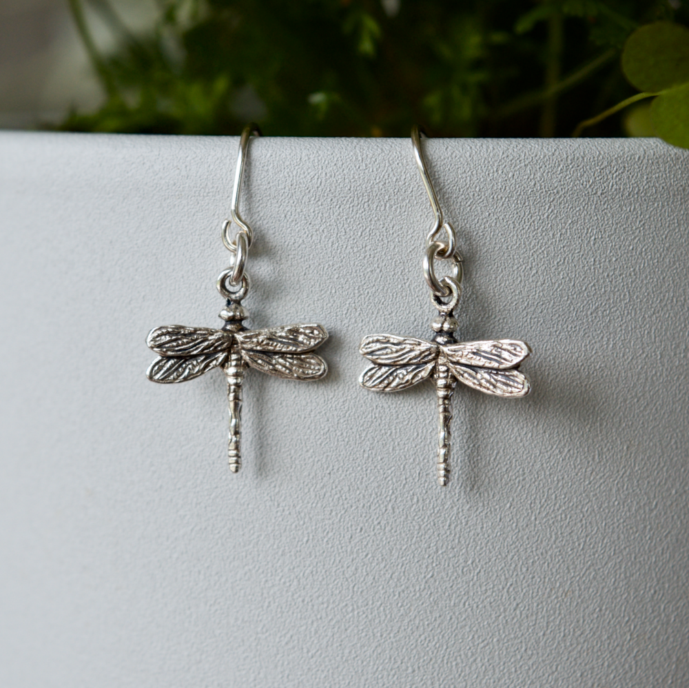 Dragonfly dangle earrings 2025