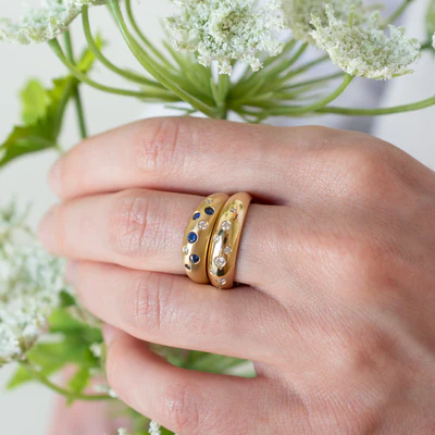 Wedding band 2025 with scattered diamonds