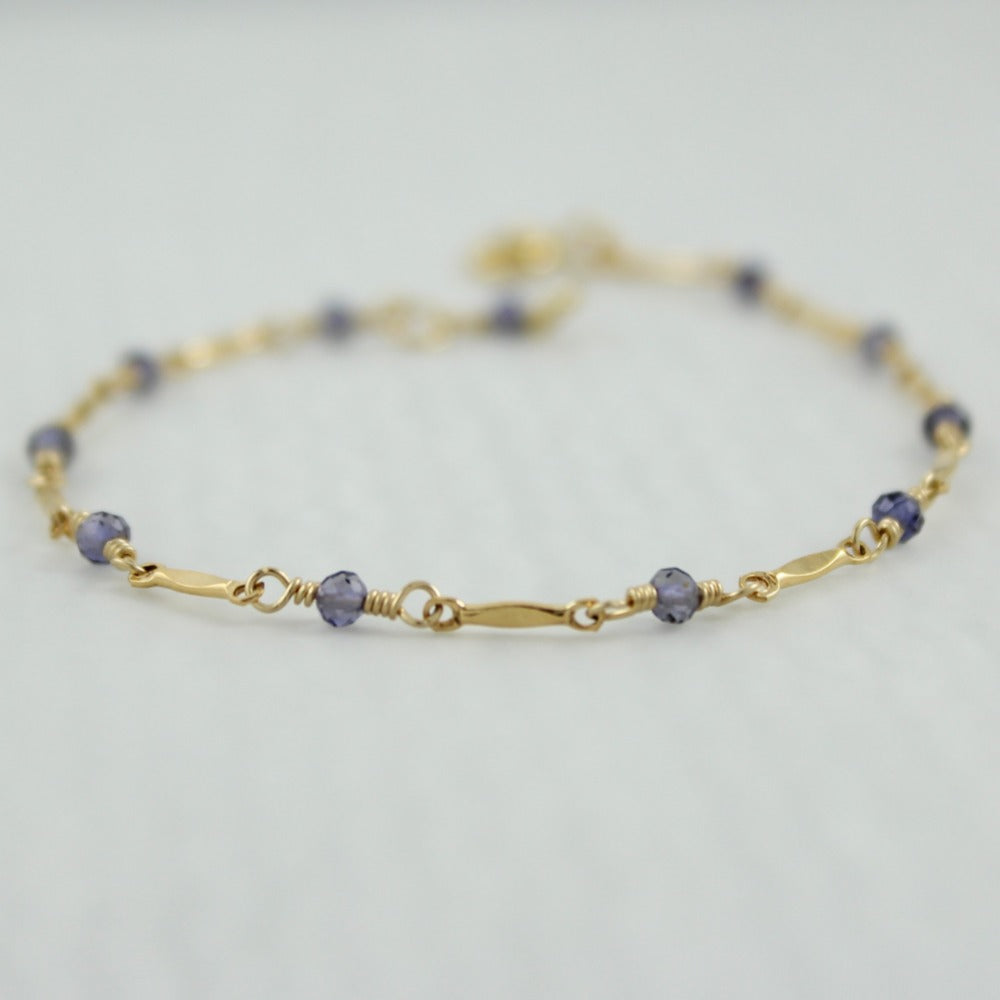 Dapped Bar &amp; Gemstone Chain Bracelet | Magpie Jewellery | Yellow Gold | Iolite