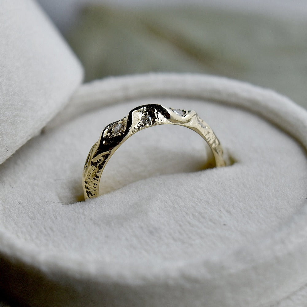 10ky &#39;Tangles&#39; Gold &amp; Diamond Band - Magpie Jewellery