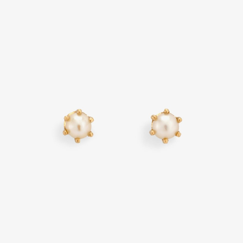 0.2 carat 6 Prong Pearl Studs | Magpie Jewellery
