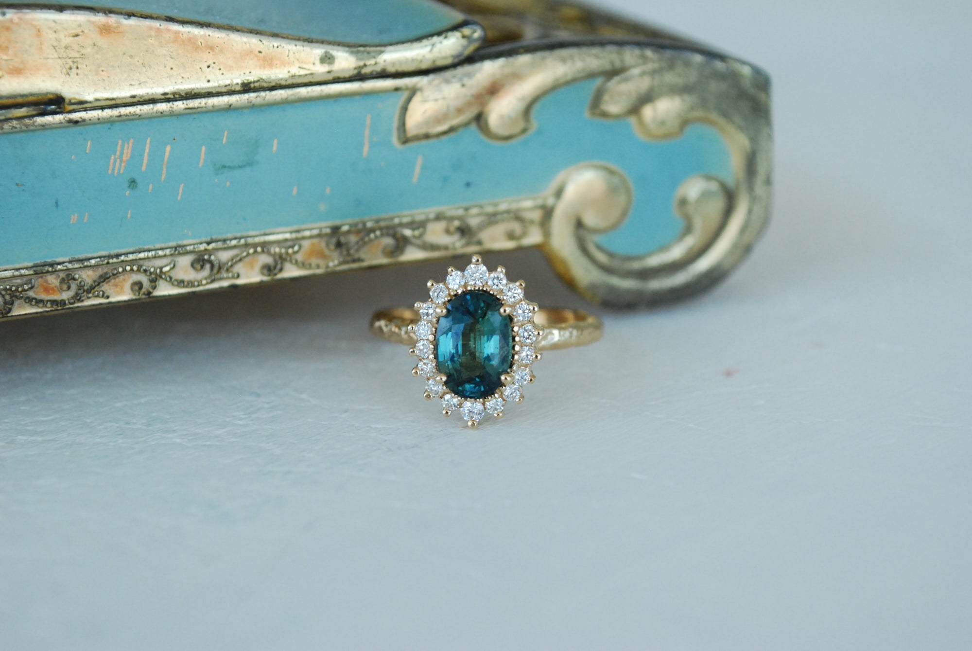 Vintage Rosetta with  1.54ct Teal Green Sapphire - Magpie Jewellery