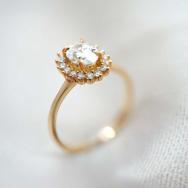 'Ava' Diamond Halo Ring