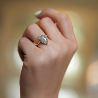 'Anne' Bezel Solitaire Ring w. 2.76ct Pear Shaped Salt & Pepper Diamond