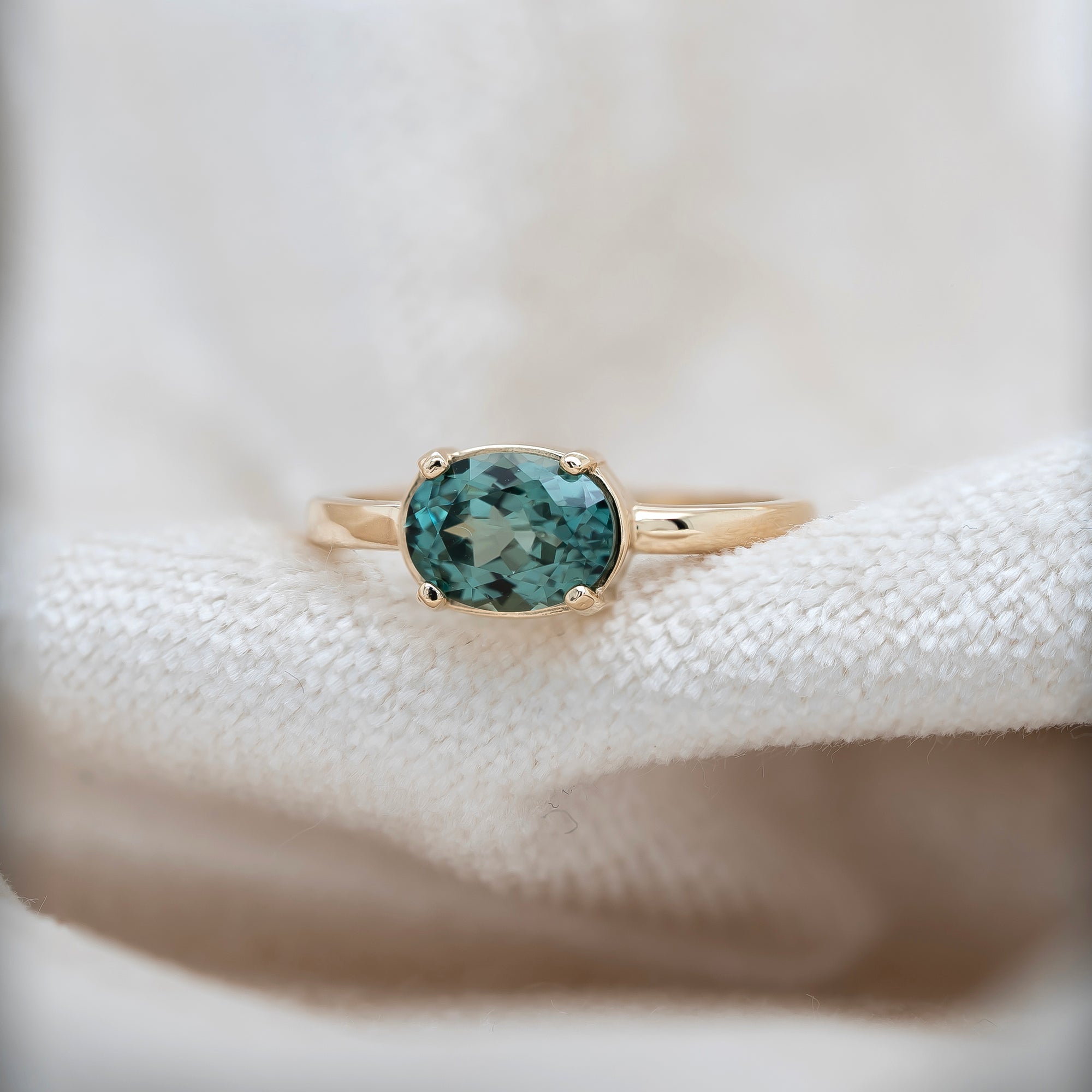 Lab-Grown Oval Green Sapphire Ring