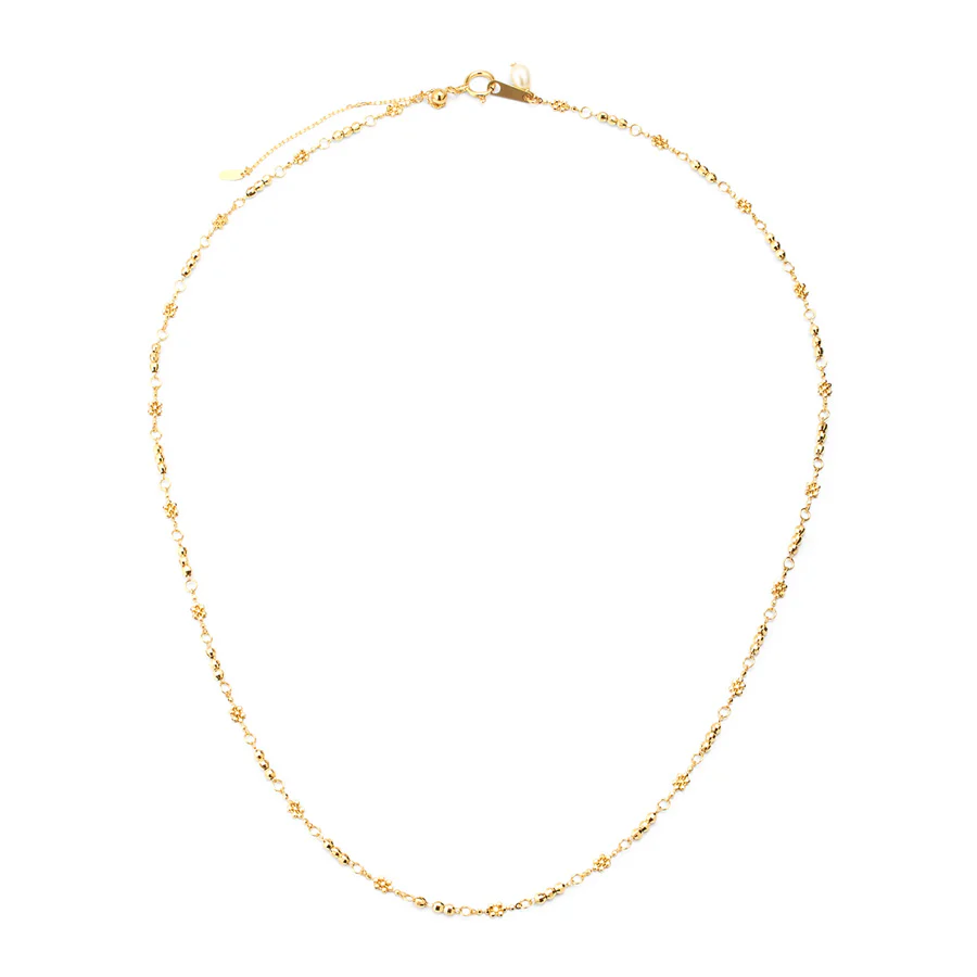 18-karat gold necklace featuring dainty gold flowers and dazzling gold beads in alternating design