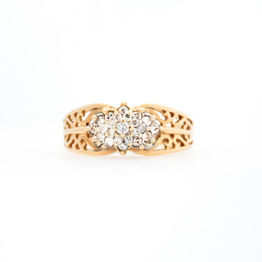 Magpie Vintage- 10ky Tapered Filigree Diamond Cluster Ring