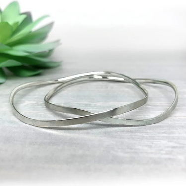 Flat Wavy Bangle