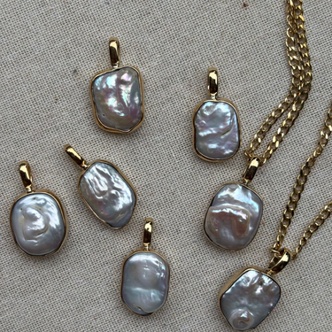 Albavera Pearl Pendant Necklace