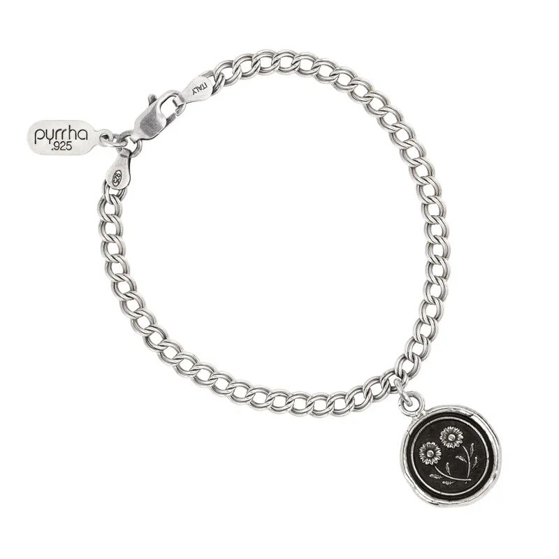 Chain Bracelet with a Sterling Silver talisman depicting two daisies touching at their stems