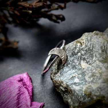 Crescent Moon Ring - Magpie Jewellery