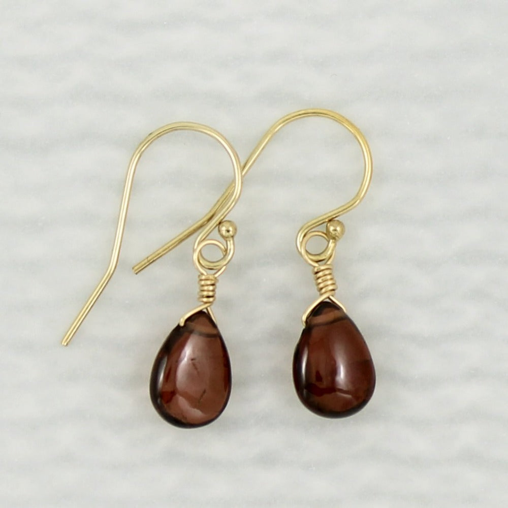 Gemstone Solo Earring | Magpie Jewellery | Yellow Gold | Garnet