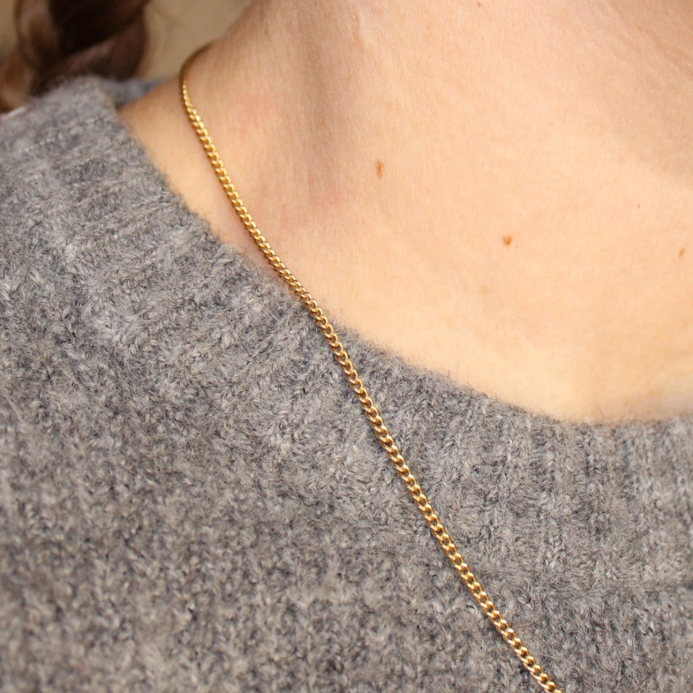 Curb Chain | Magpie Jewellery | Yellow Gold | On Model | 18&quot;