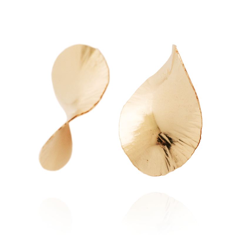 Infinity Hammered Oval Studs (14K Gold)