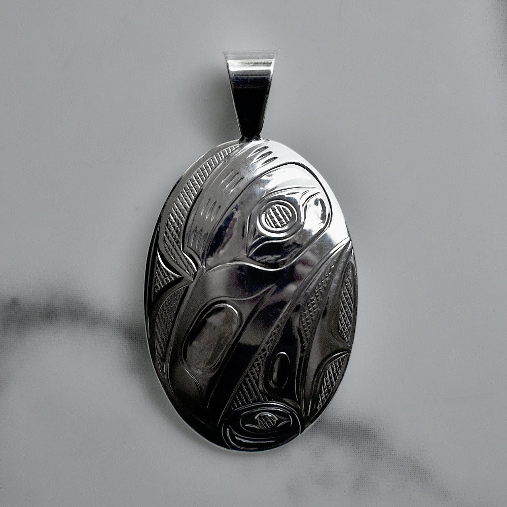 Oval Raven Pendant - Magpie Jewellery
