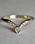 Pointed Diamond Wave Band - Magpie Jewellery