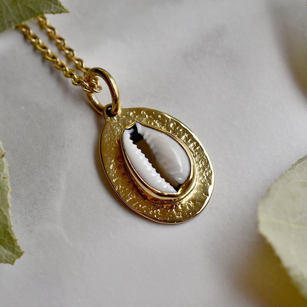 Shell Pendant Necklace - Magpie Jewellery