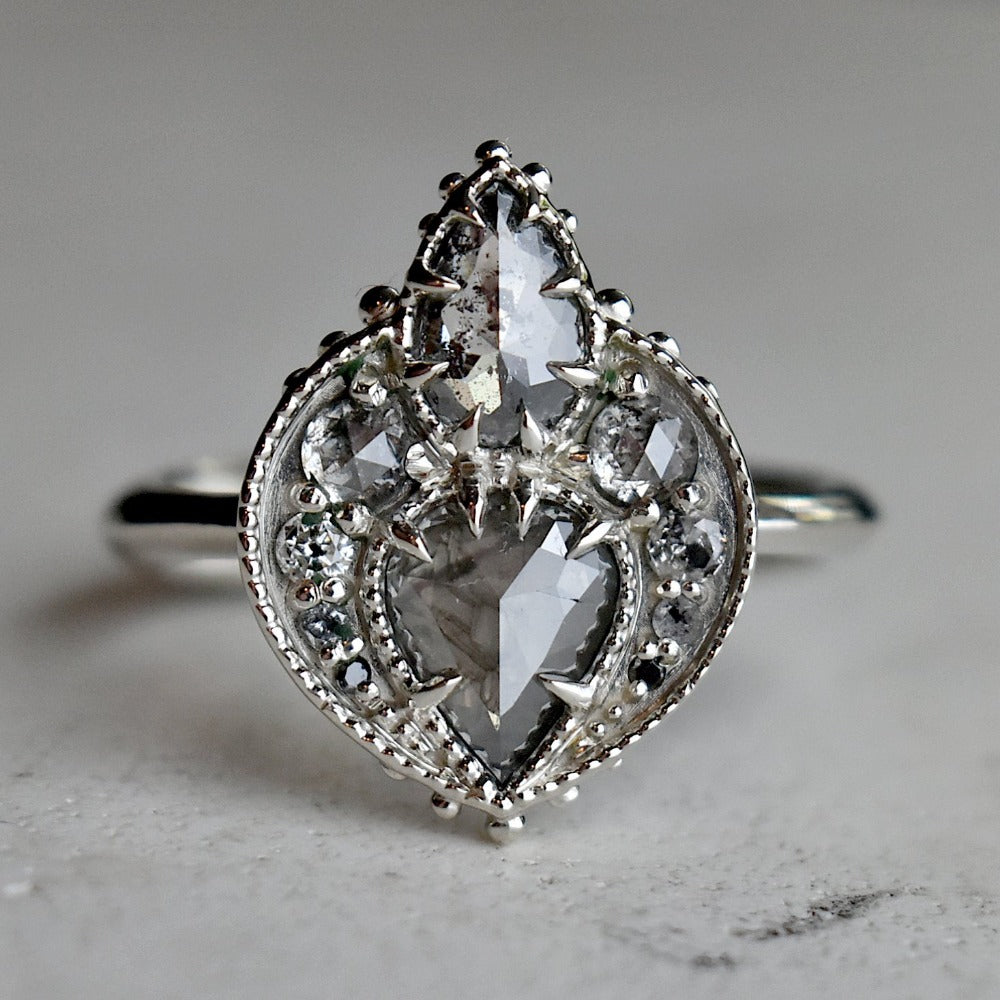 Regiis Silver Stone Shield Ring - Magpie Jewellery