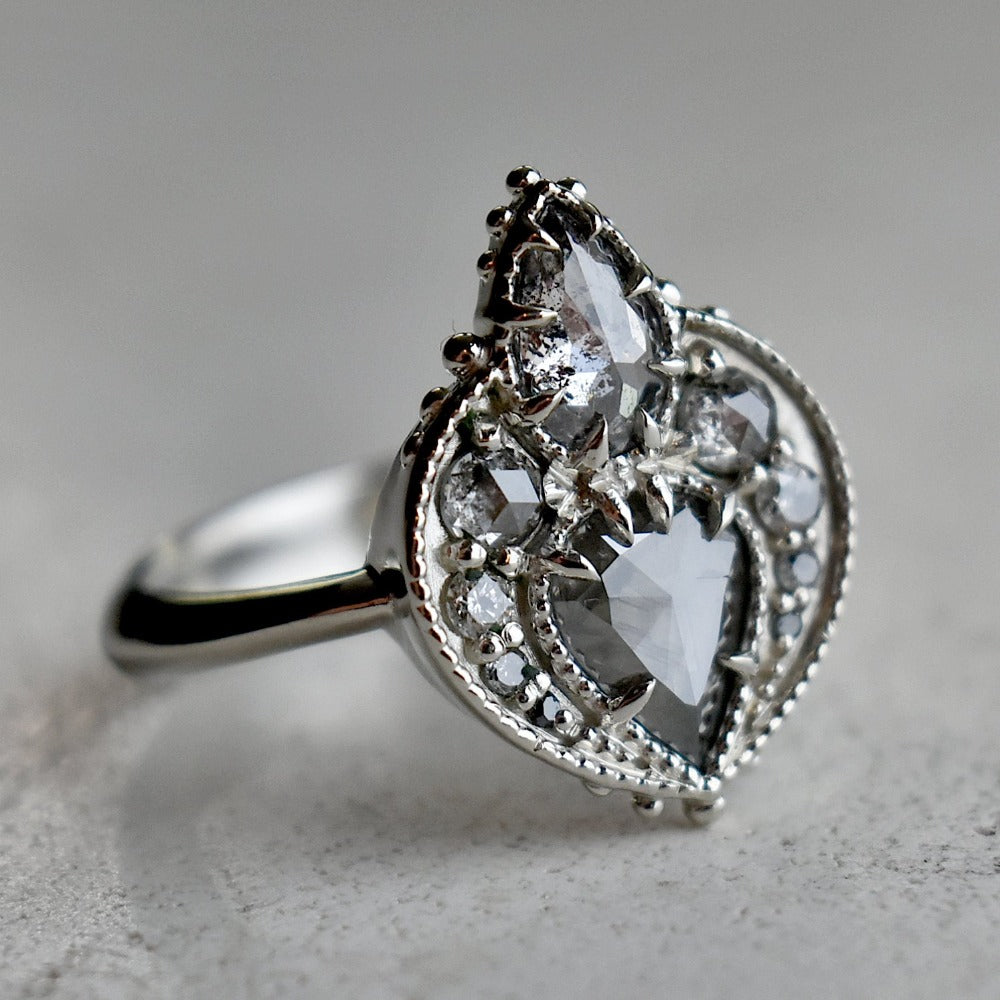 Regiis Silver Stone Shield Ring - Magpie Jewellery