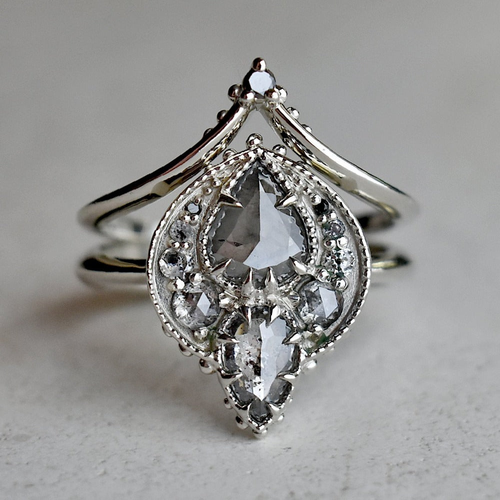 Regiis Silver Stone Shield Ring - Magpie Jewellery