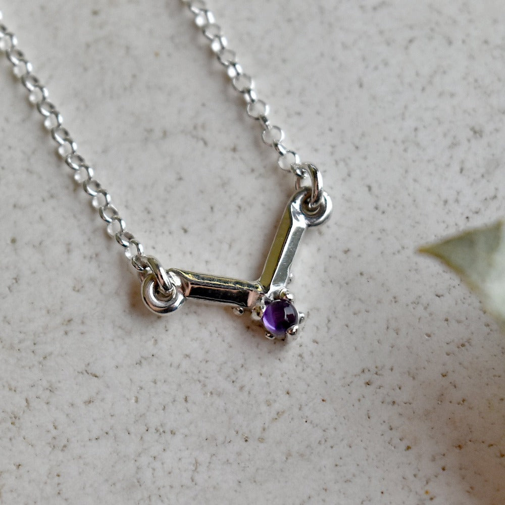 Luna V-Shaped Pendant Necklace with Amethyst Accent - Magpie Jewellery