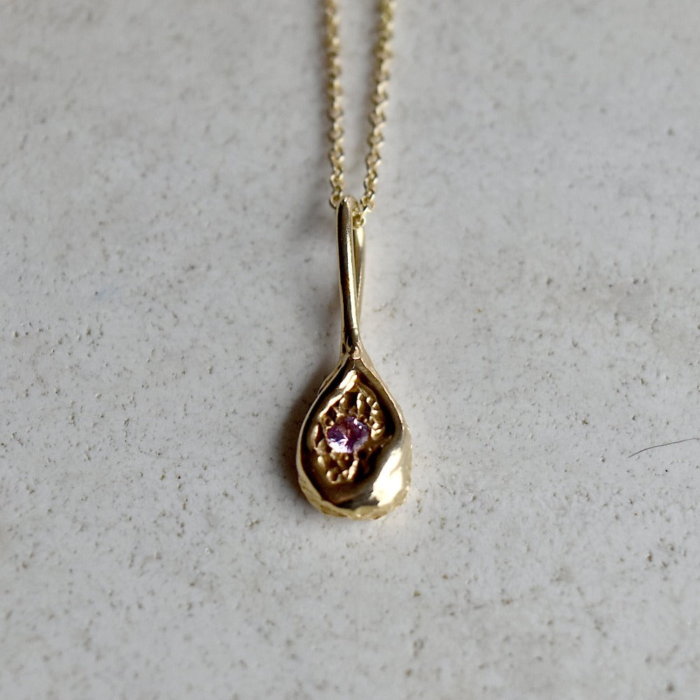 14ky &#39;Spoon&#39; Nugget Necklace with Lilac Sapphire - Magpie Jewellery