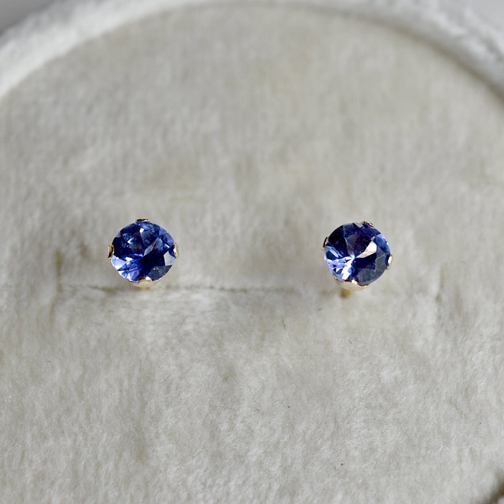 14k Claw-Set Tanzanite Studs - Magpie Jewellery