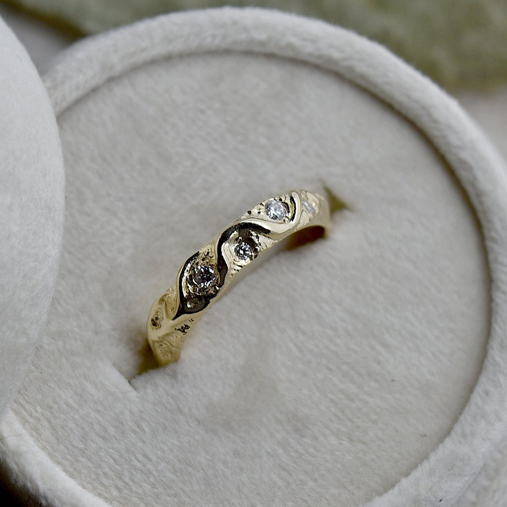 10ky 'Tangles' Gold & Diamond Band - Magpie Jewellery