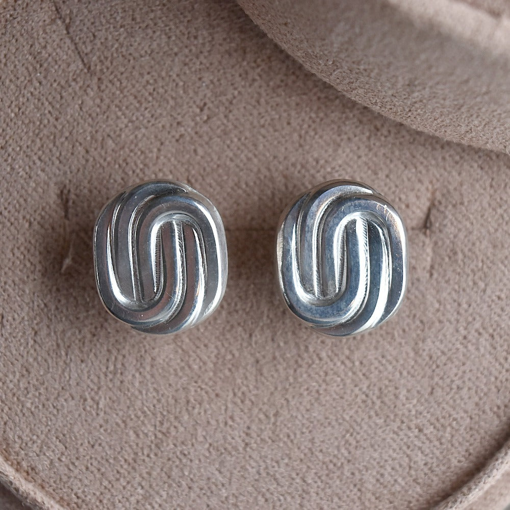 Oval Paperclip Stud Earrings - Magpie Jewellery