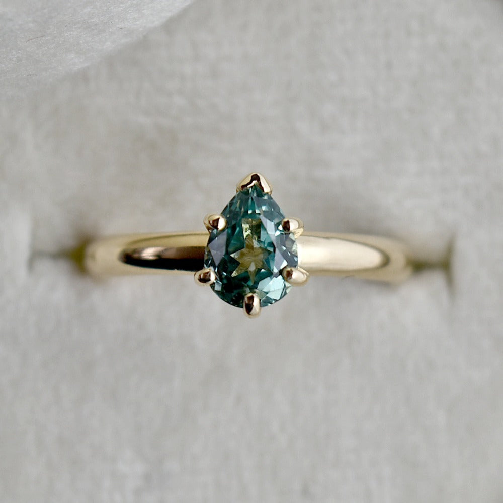 Lab-Grown Green Sapphire Engagement Ring - Magpie Jewellery