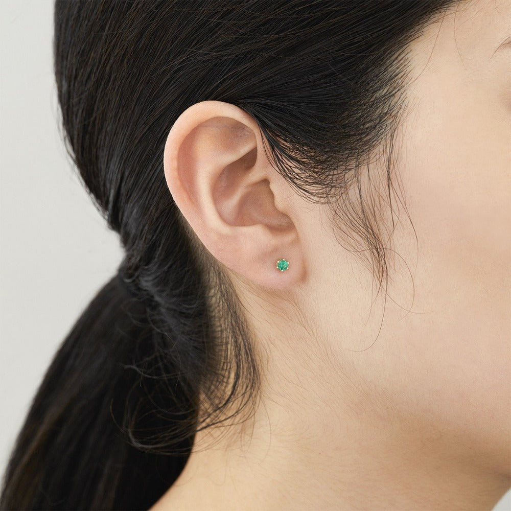 6 Prong Emerald Stud | Magpie Jewellery