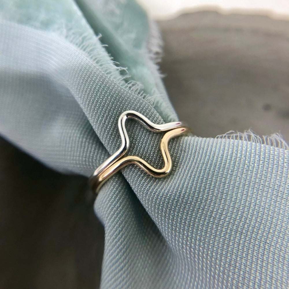 Minimalist Curve Band - Magpie Jewellery