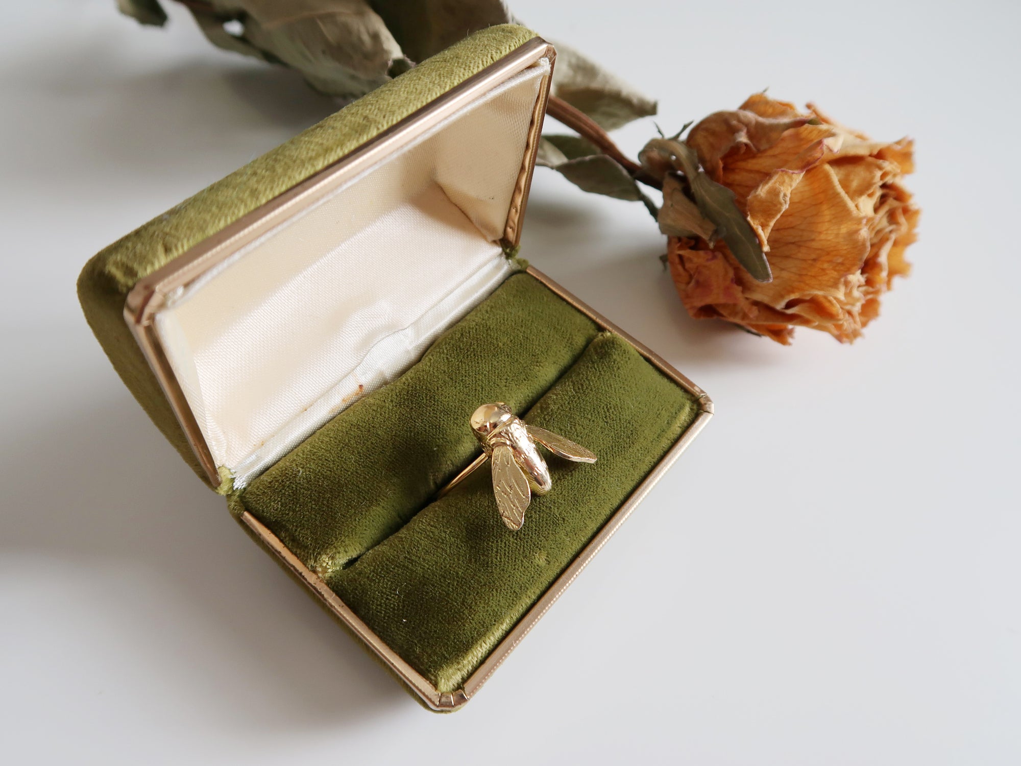 Sculptural Bee Ring - Magpie Jewellery