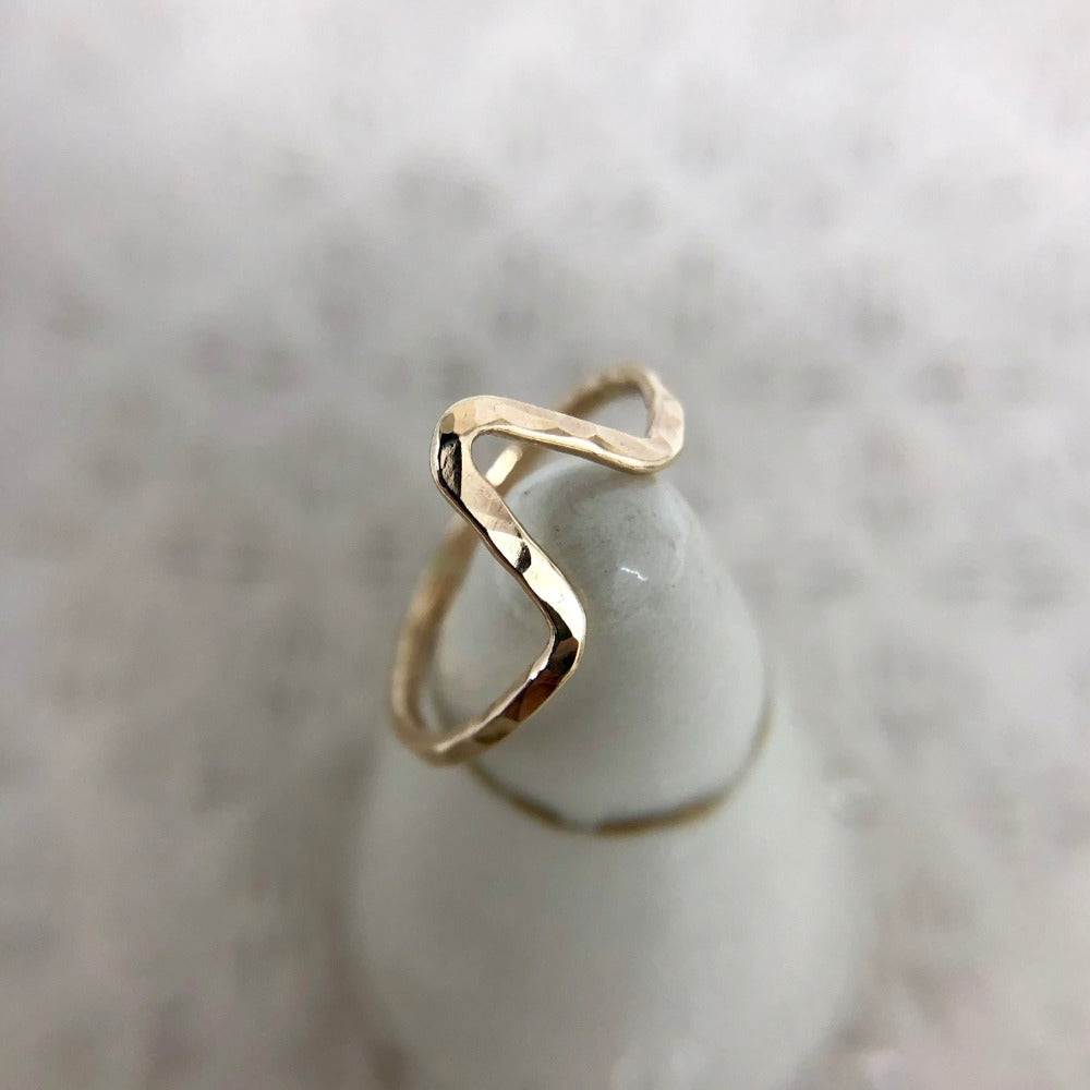 14k Curved Band - Magpie Jewellery