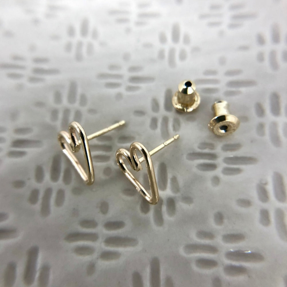 14k Heart Studs - Magpie Jewellery