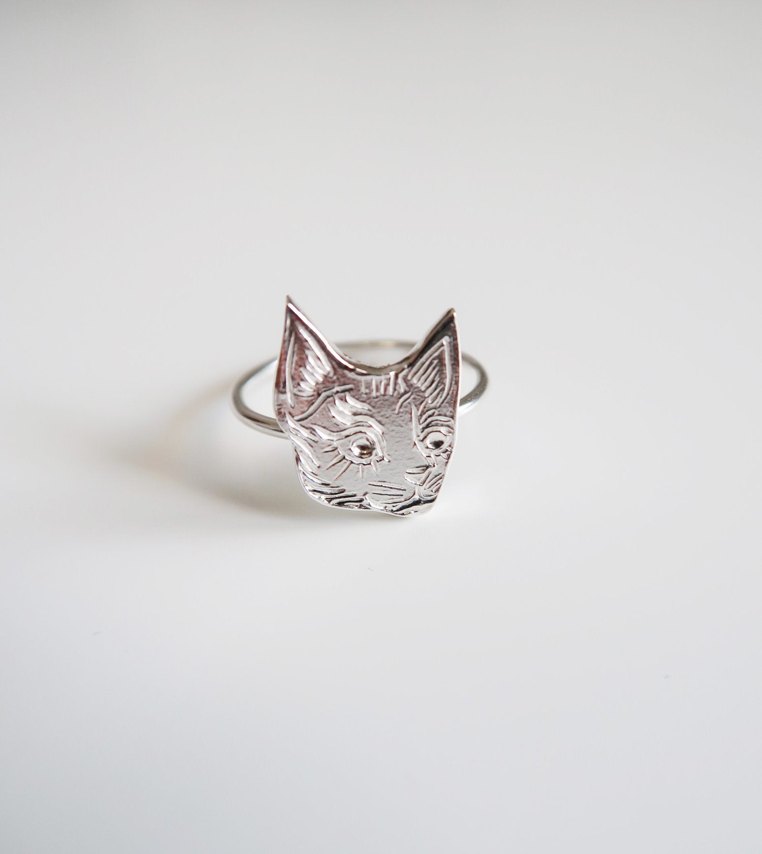 Tiny Cat Ring - Magpie Jewellery