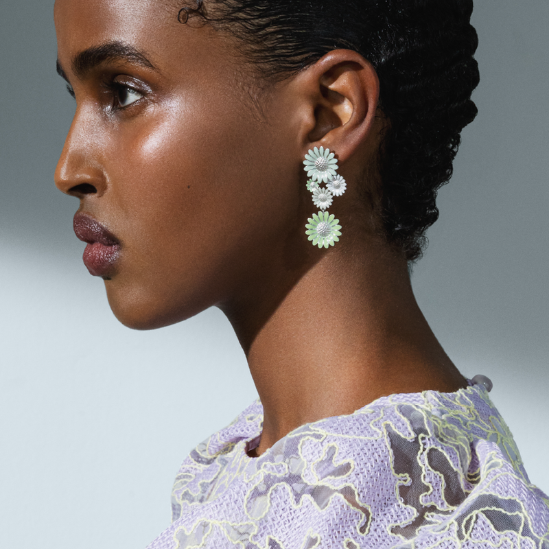 DAISY Green and White Earrings