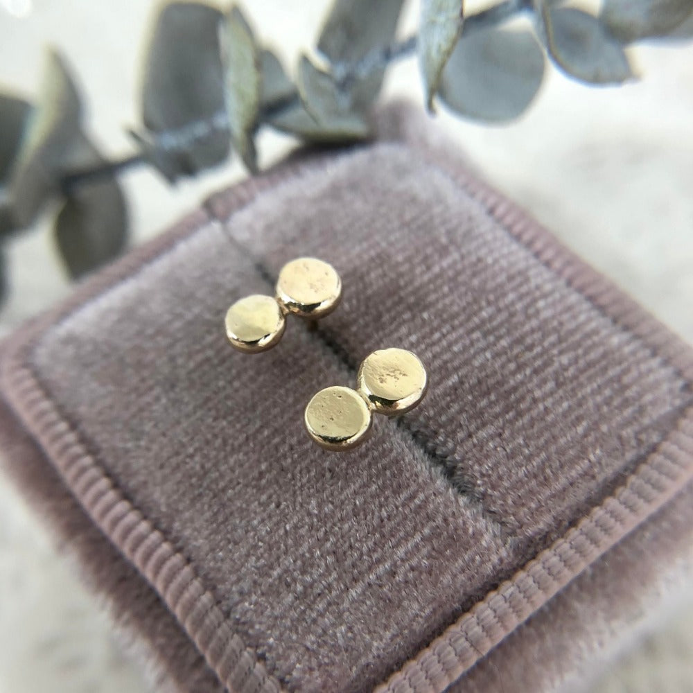 14k Pebble Studs - Magpie Jewellery