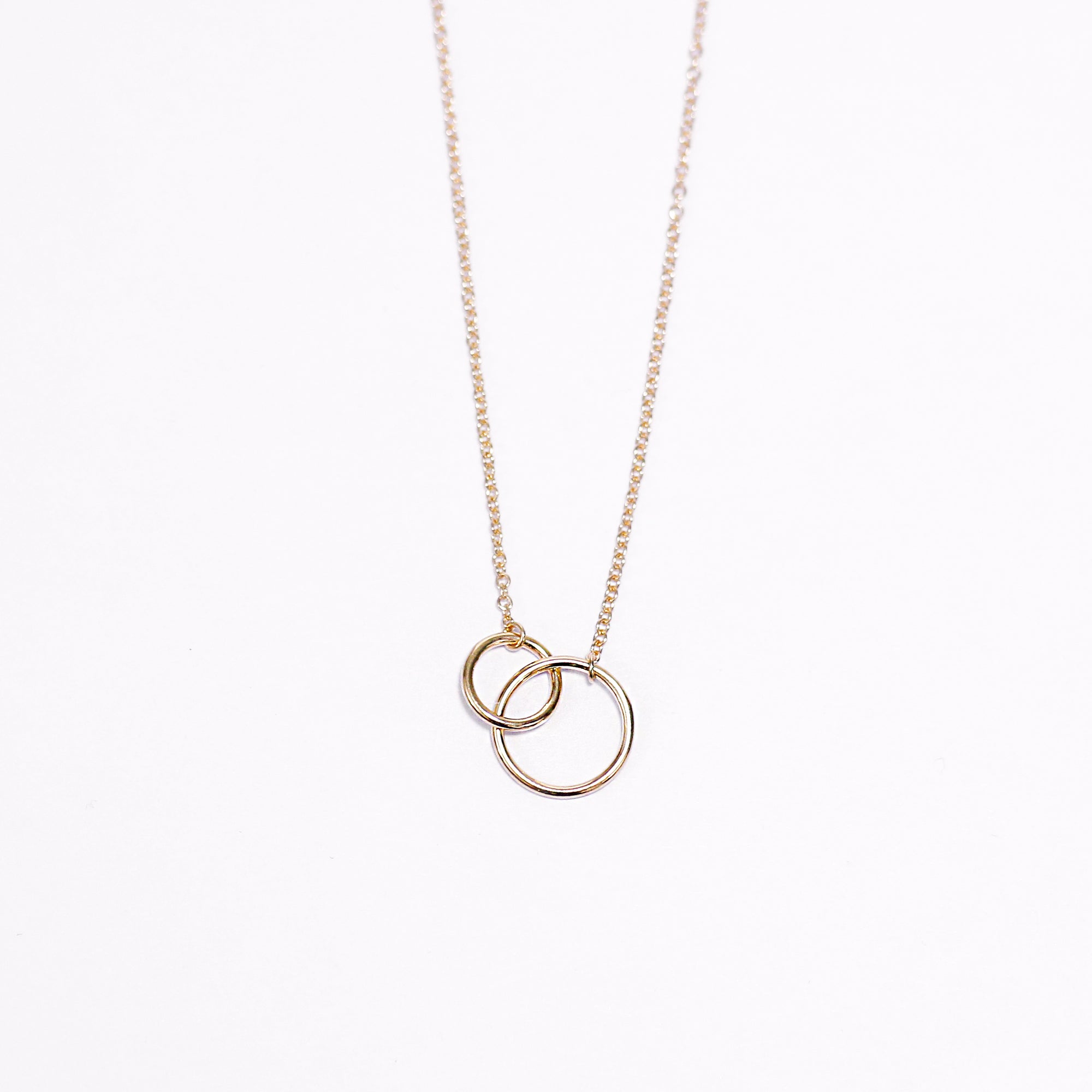 Polished Linked Circle Necklace - Magpie Jewellery