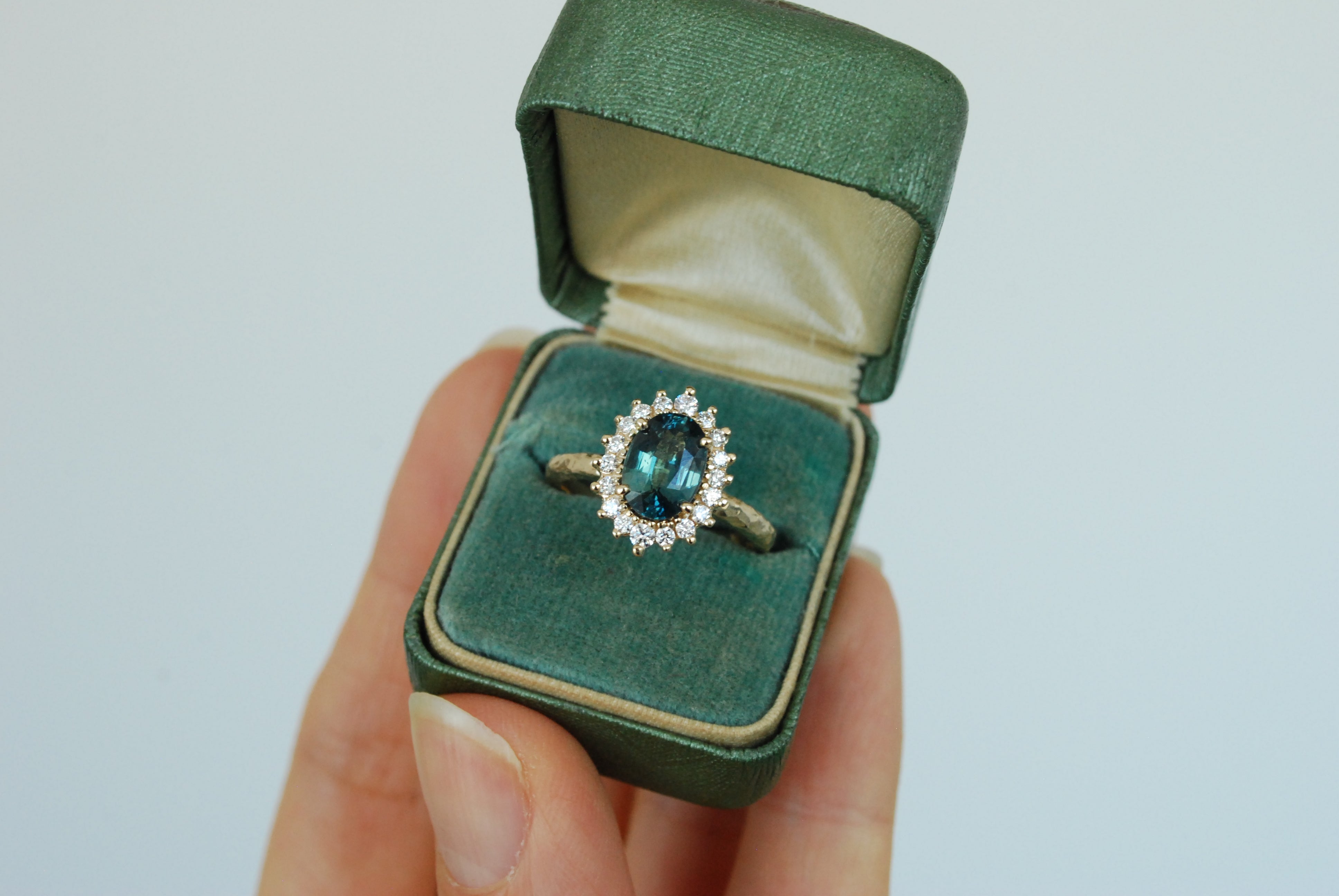Vintage Rosetta with  1.54ct Teal Green Sapphire - Magpie Jewellery