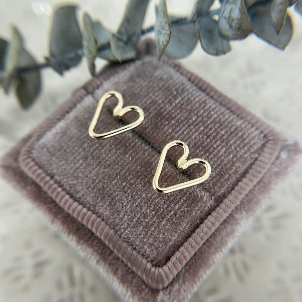 14k Heart Studs - Magpie Jewellery