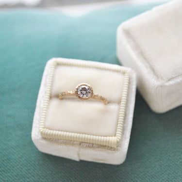 Extra Fine Seashore Solitaire - Magpie Jewellery