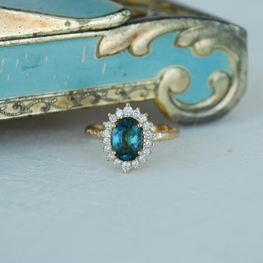 Vintage Rosetta with  1.54ct Teal Green Sapphire - Magpie Jewellery